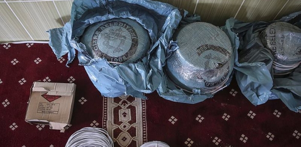 Teröristler camiye patlayıcı saklamış