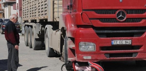 Tırın Çarptığı Anne Öldü 6 Aylık Kızı Eylül Kurtuldu