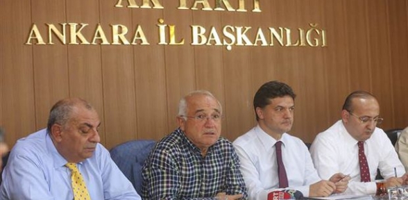 Tuğrul Türkeş ilk kez AK Parti isminin altında görüntülendi