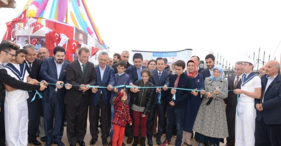 Türkiyenin İlk Gemi Gençlik Merkezi Tuzlada Hizmete Açıldı