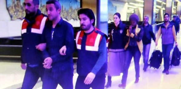 Uçaktan İnen İki Kişinin Çantasında 7 Kilo 20 Gram Eroin Bulundu