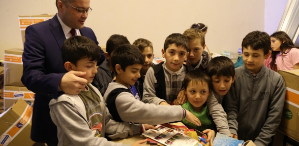 ÜSGEM ANADOLUYA KİTAP TAŞIYOR