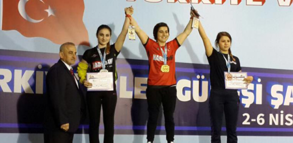 ÜSKÜDAR BELEDİYESİ SPORCUSU ESRA KİRAZ TÜRKİYE ŞAMPİYONU OLDU