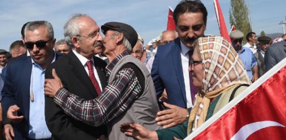 Ya demokrasiyi ya dikta yönetimini isteyeceğiz