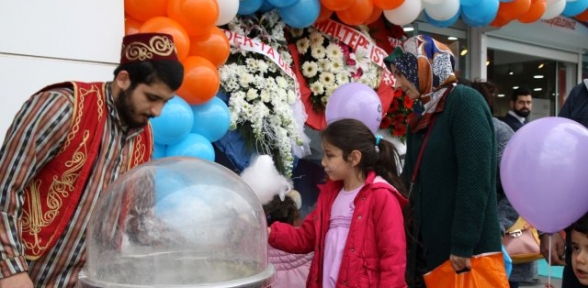 Yanan Mağaza Tekrar Hizmete Açıldı