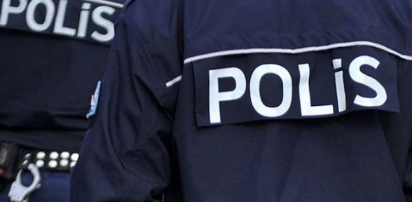 Yasa dışı telefon dinleme operasyonu. 7 polise gözaltı