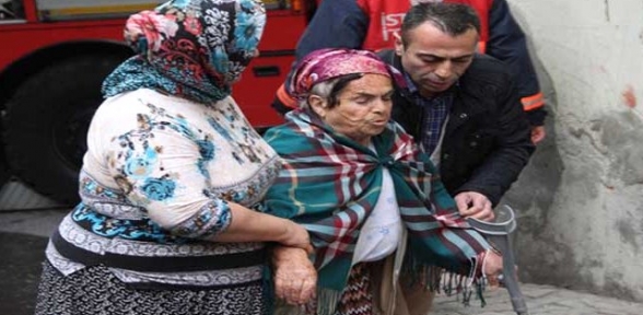 Yaşlı Kadın Çocuklarına Kızdı Evini Yaktı