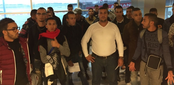 Yolcu ihbar etti gözaltına alındılar