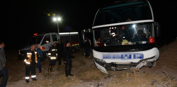Yolcu otobüsü şarampole uçtu.18 yaralı