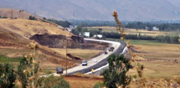 Yüksekova dan 200 kişilik heyet Dağlıca ya gitti