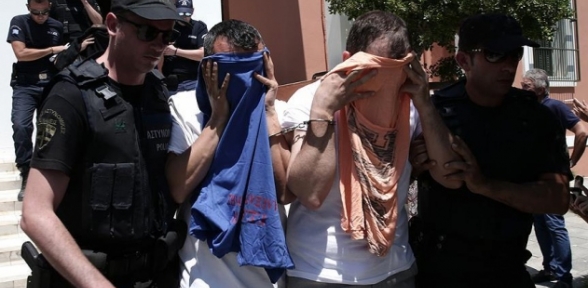 Yunanlardan darbecilere ret