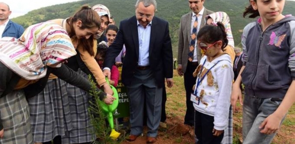Yüzlerce Fidan Toprakla Buluştu