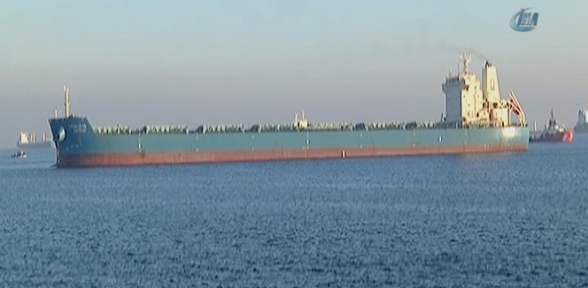 Zeytinburnunda Gemi Karaya Vurdu 