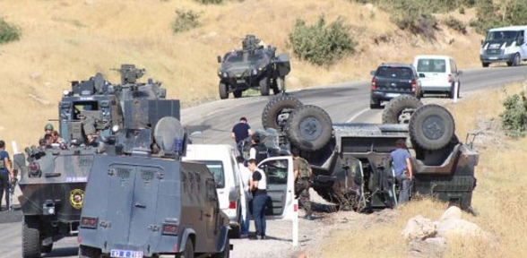 Zırhlı araç devrildi 2 polis yaralı