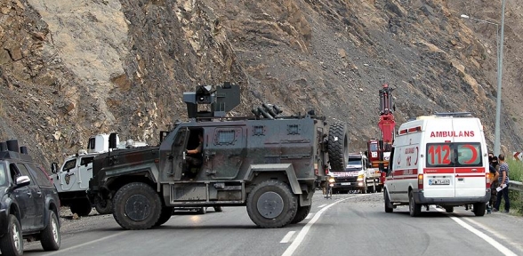 Zırhlı polis aracı kaza yaptı 7 yaralı